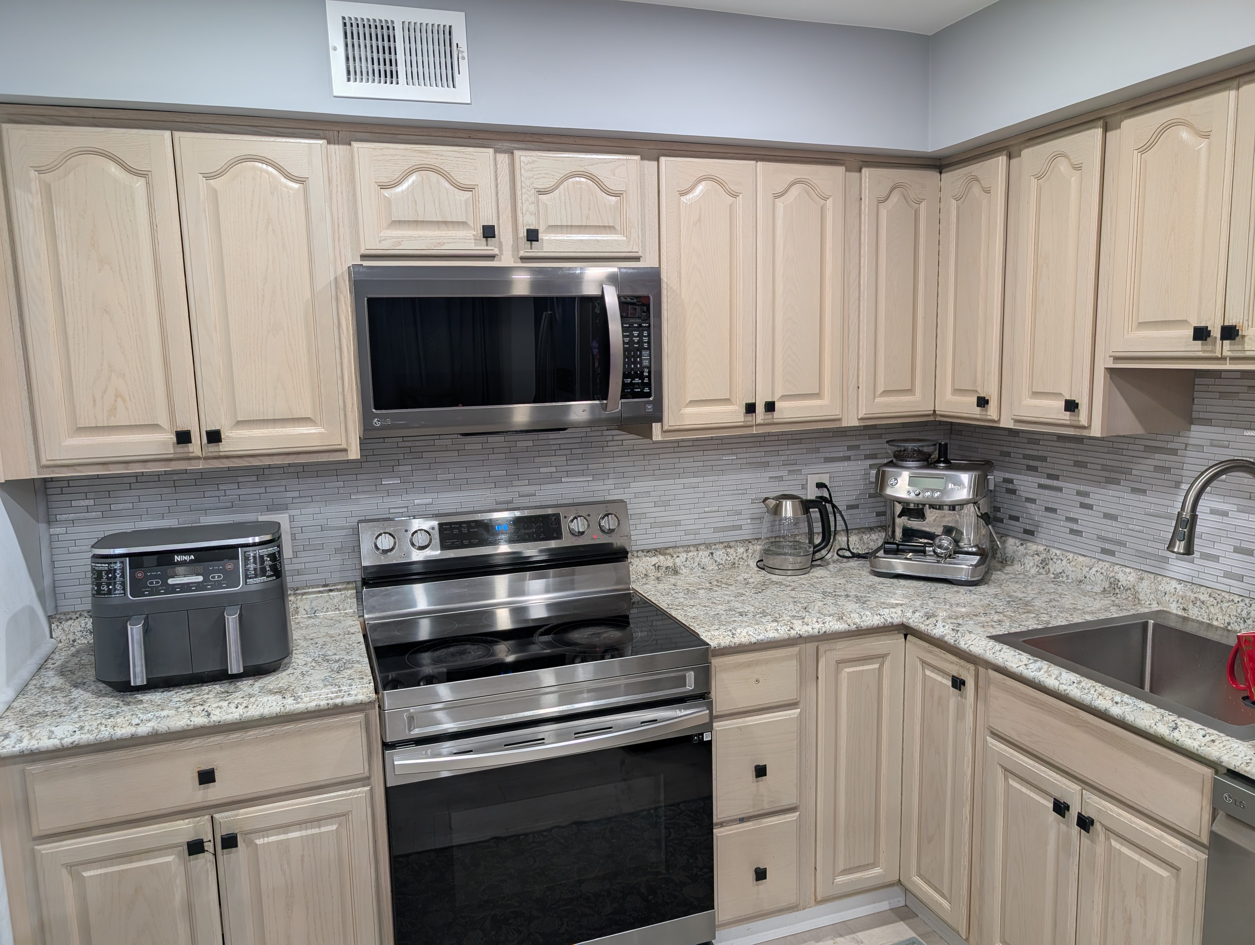 Tile Repair & Backsplash project after photo